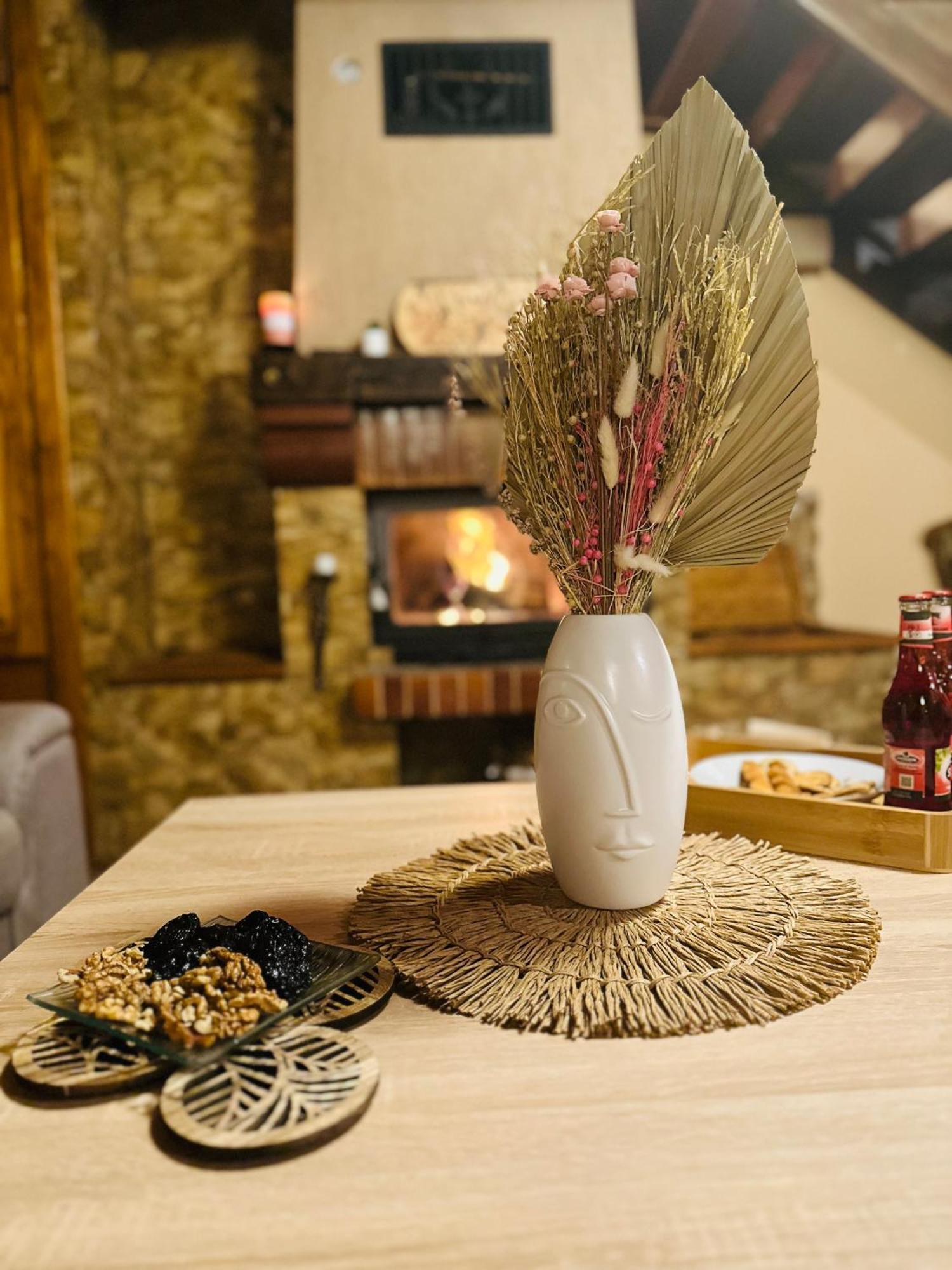K&N Vendeghaz Villa Voslobeni ภายนอก รูปภาพ